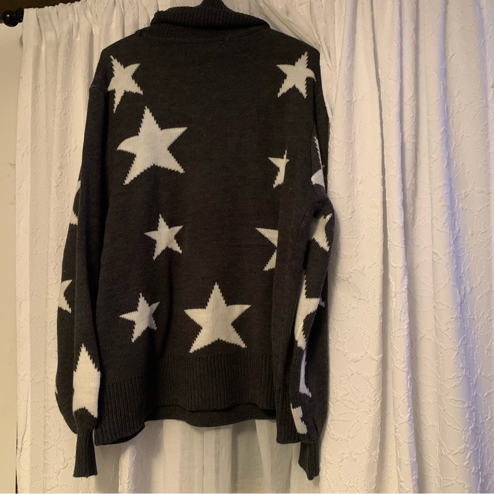 ZENANA Outfitters Black/White Star Bellowing Sleeves Turtleneck Sweater Sz XL